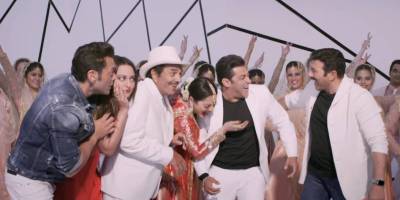 Bobby Deol, Sonakshi Sinha, Dharmendra, Rekha, Salman Khan and Sunny Deol in Rafta Rafta song from Yamala Pagala Deewana Phir Se