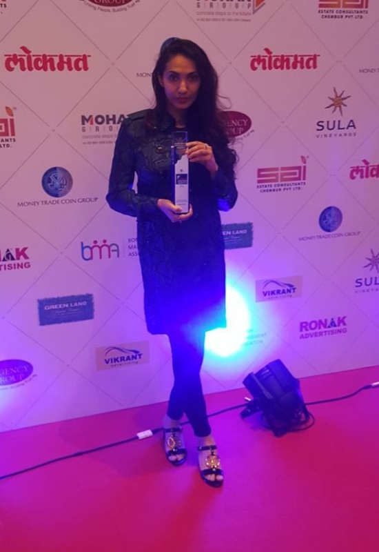Prernaa Arora wins Lokmat Award for Excellence in the Entertainment Business!