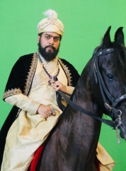 Ashutosh Rana as Aurangzeb in Chhatrasal